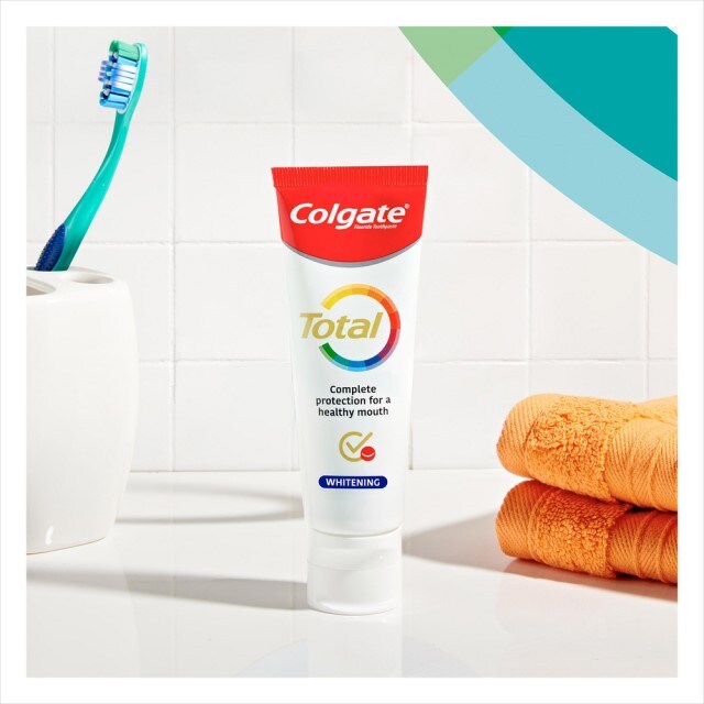 Putze deine Zähne mindestens zweimal am Tag oder nach Anweisung deiner Zahnärzt:in oder Dentalhygieniker:in.